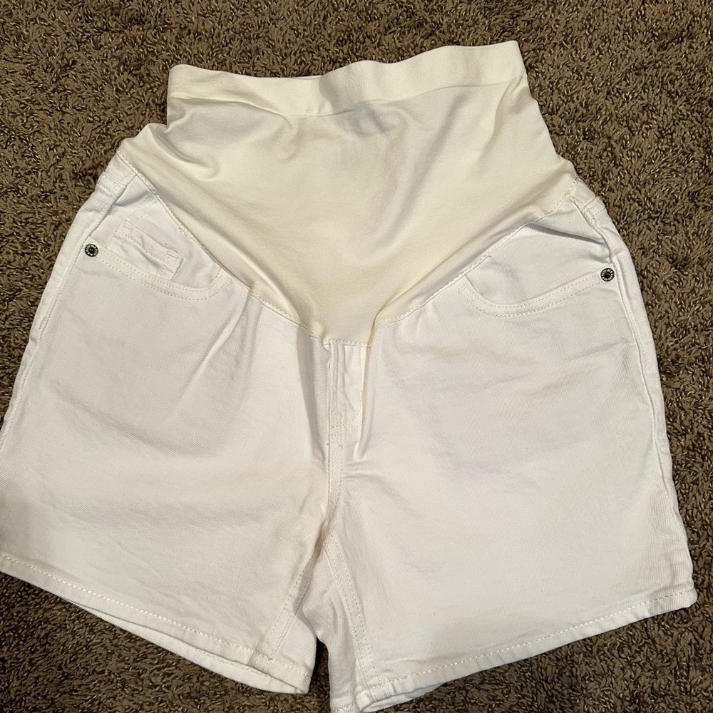 Old Navy maternity shorts